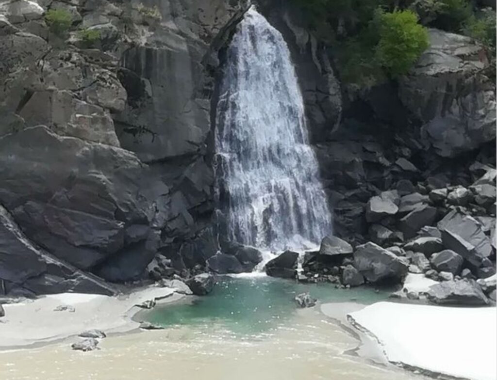 Basho Waterfall