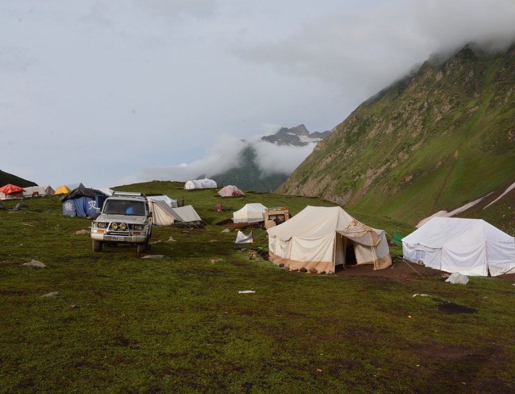 camping in neelum valley