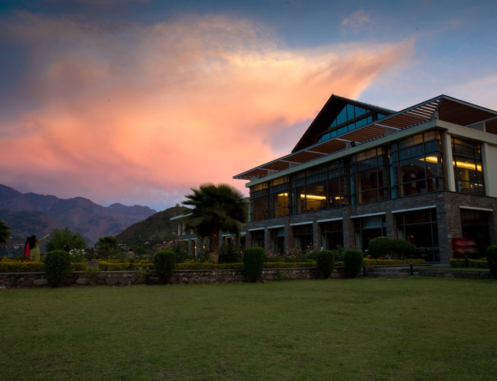 neelum valley hotels