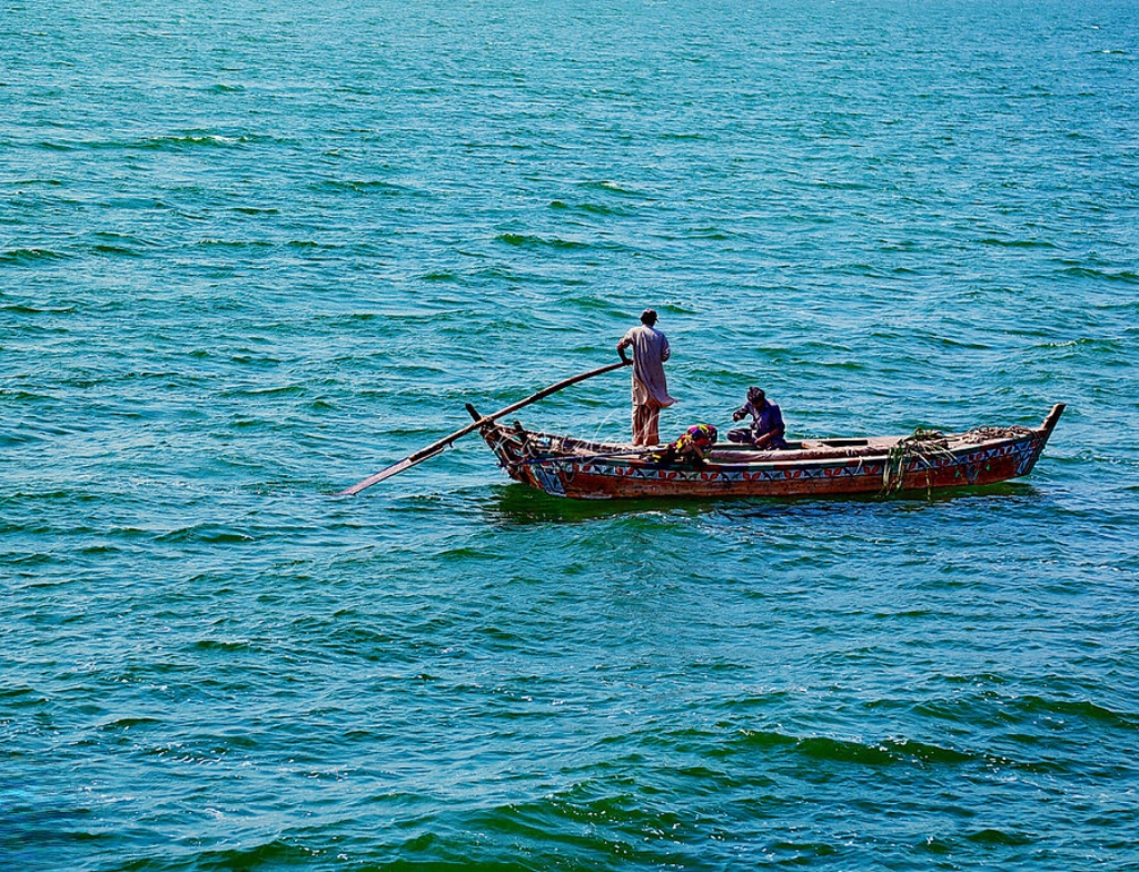 boating in keenjharlake