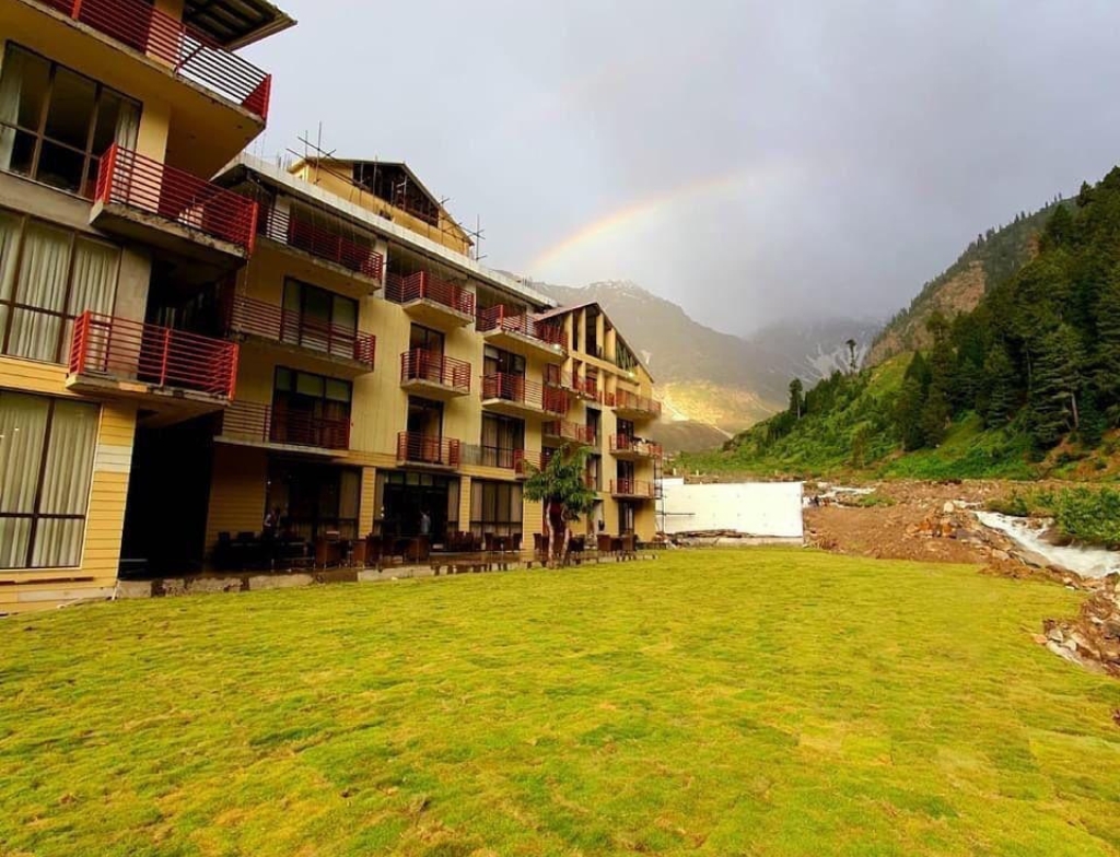 HOTELS  IN NARAN Kaghan valley