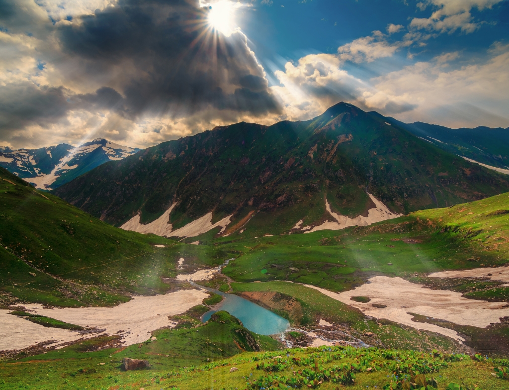 hike from ratti gali lake