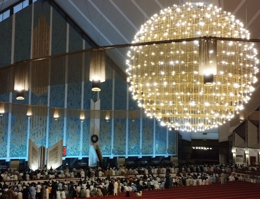 interior of faisal mosque