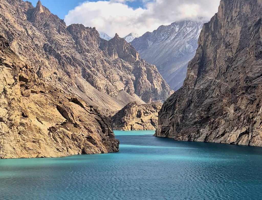 aTTABAD LAKE , lakes in pakistan