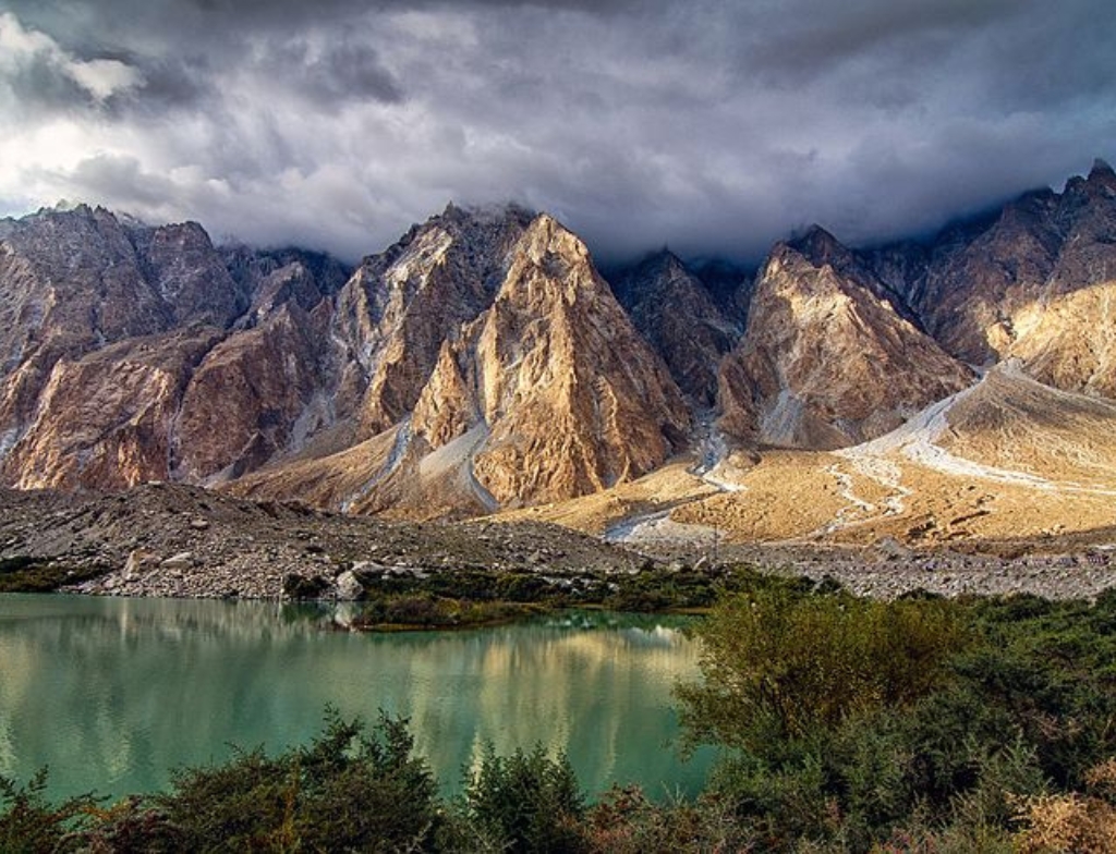 batura lake