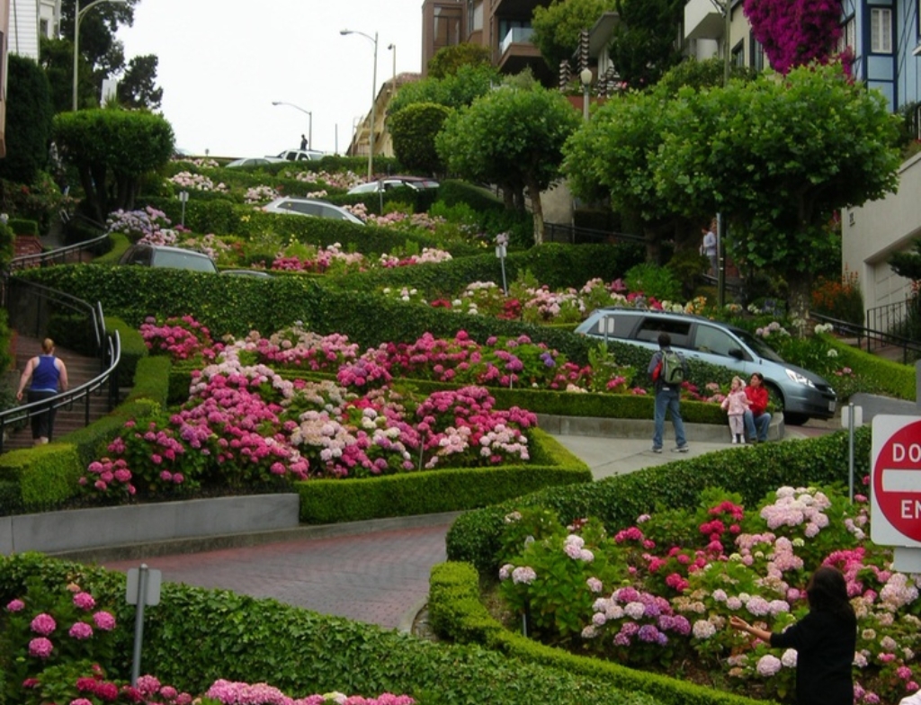 lombard street california 