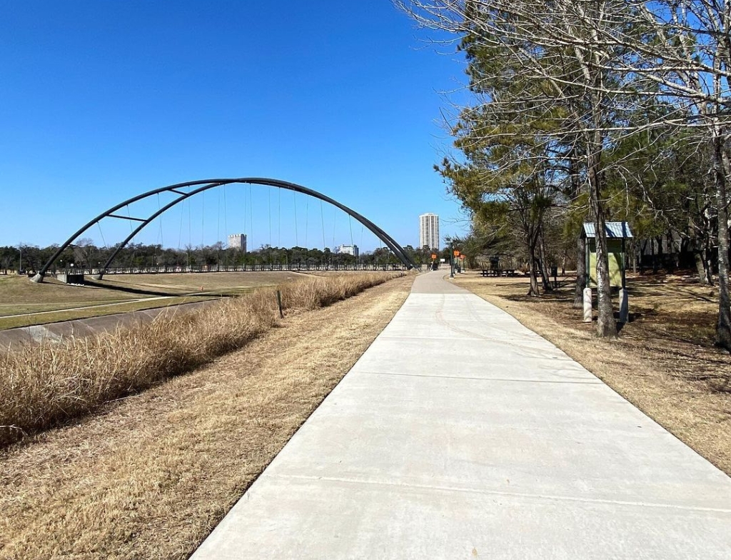 Brays Bayou Park running trail