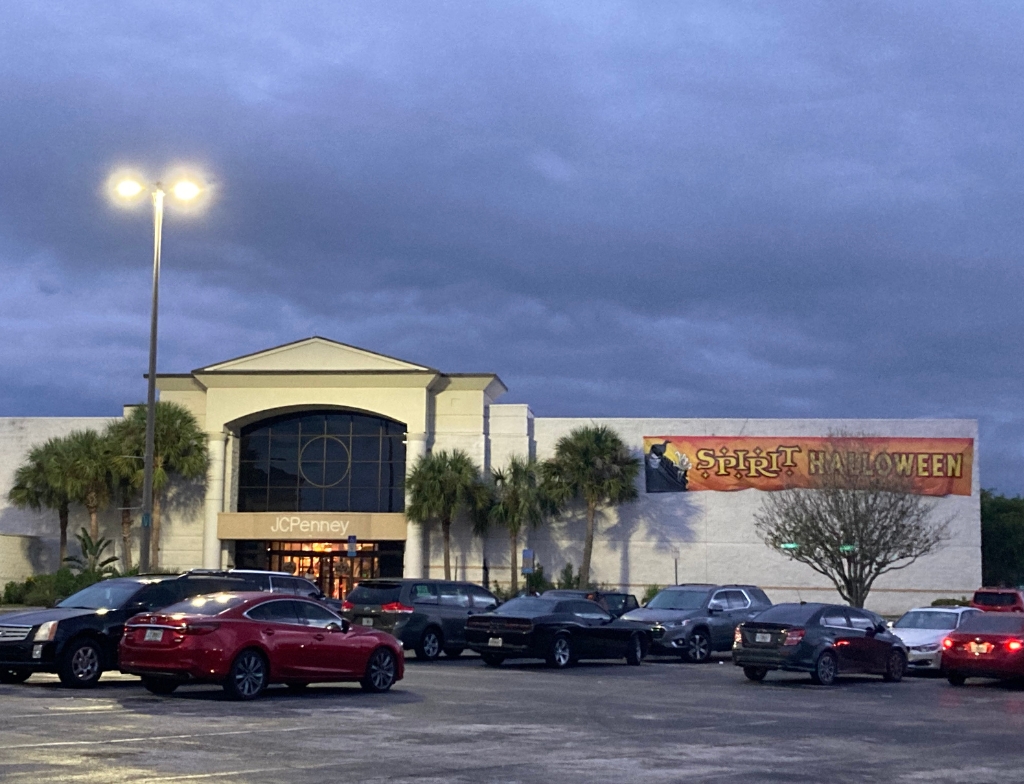 Eagle Ridge Mall: Regal Eagle Ridge Mall Movies ,Lake Wales, FL