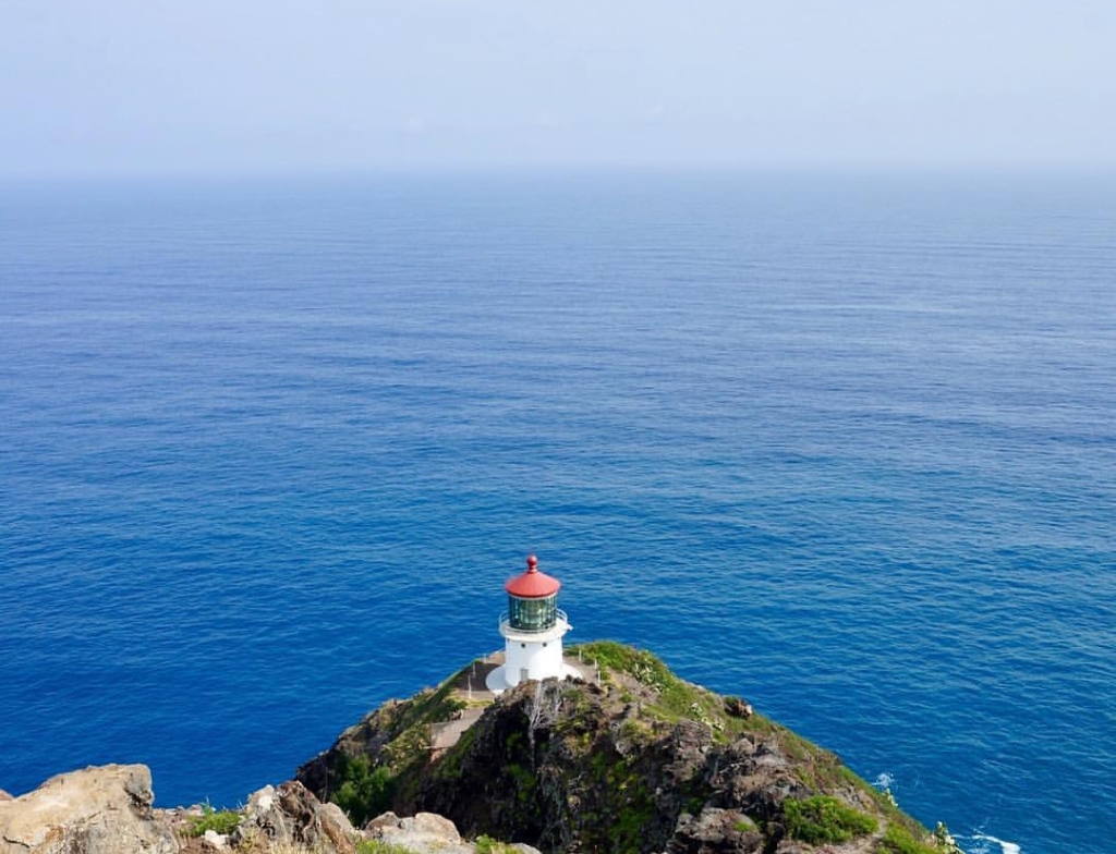 makapu point lighthouse trail