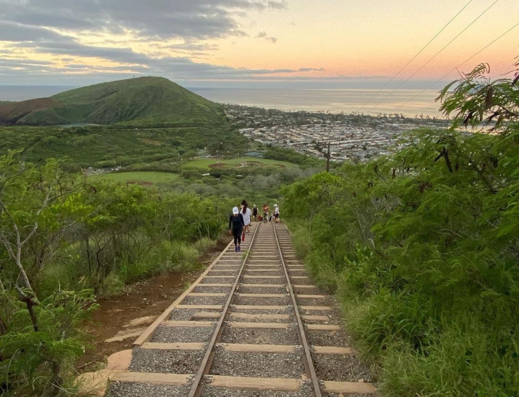 koko crater arch trail