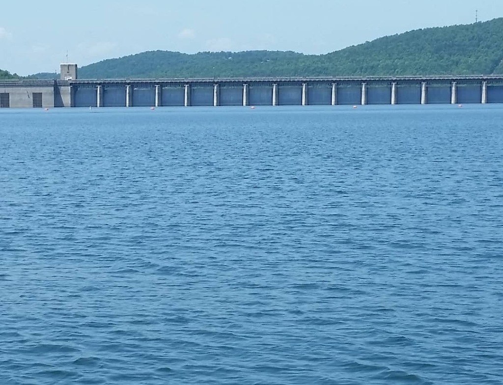 Bull Shoals lake dams