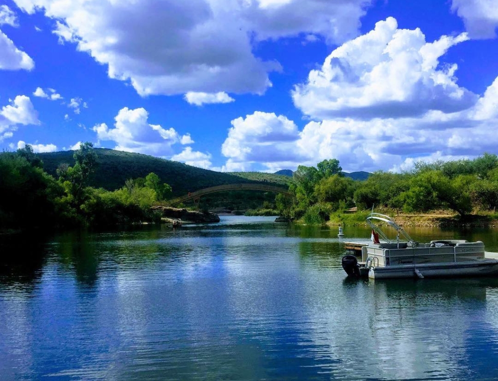 Patagonia Lake boats fishing