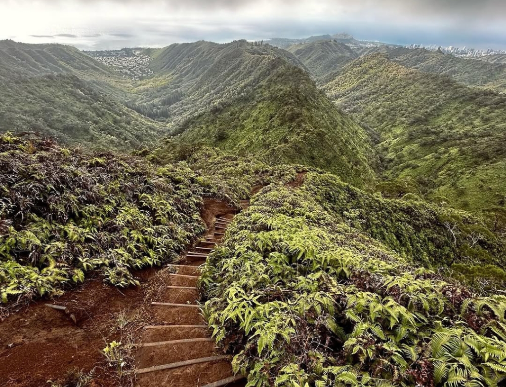 Wiliwilinui Ridge Trail hike