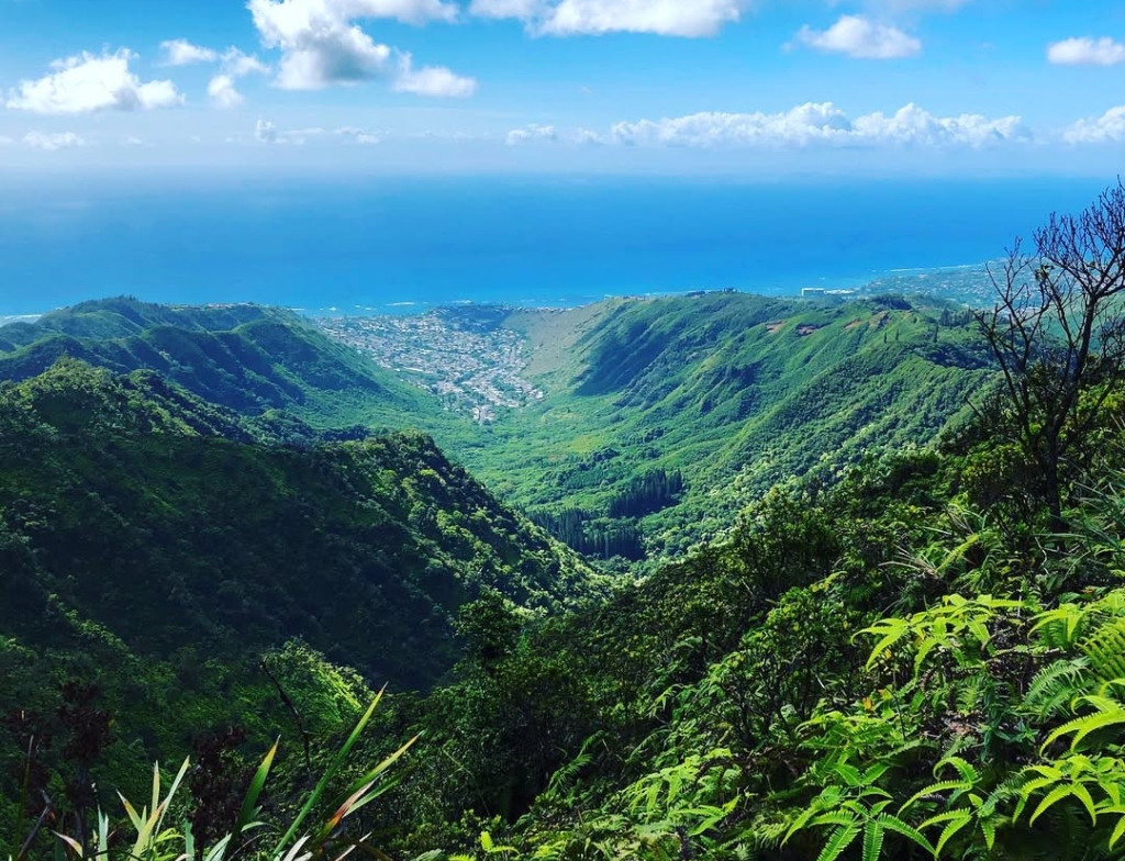 Wiliwilinui Ridge Trail sunrise