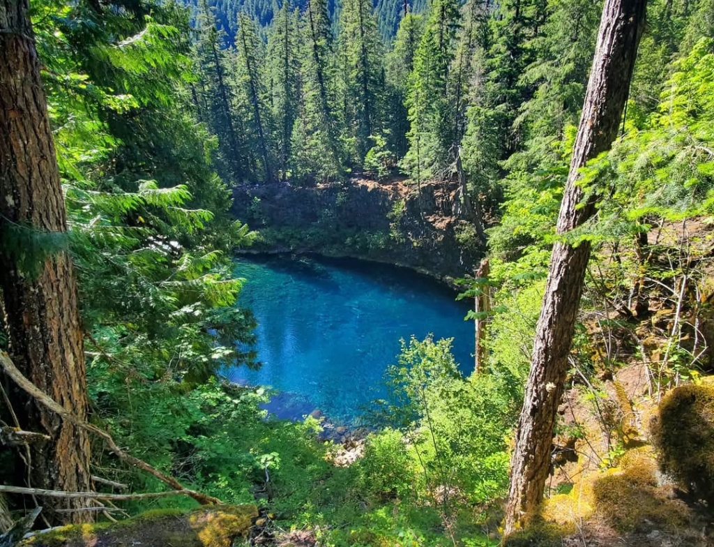 Blue Pool Oregon swimming